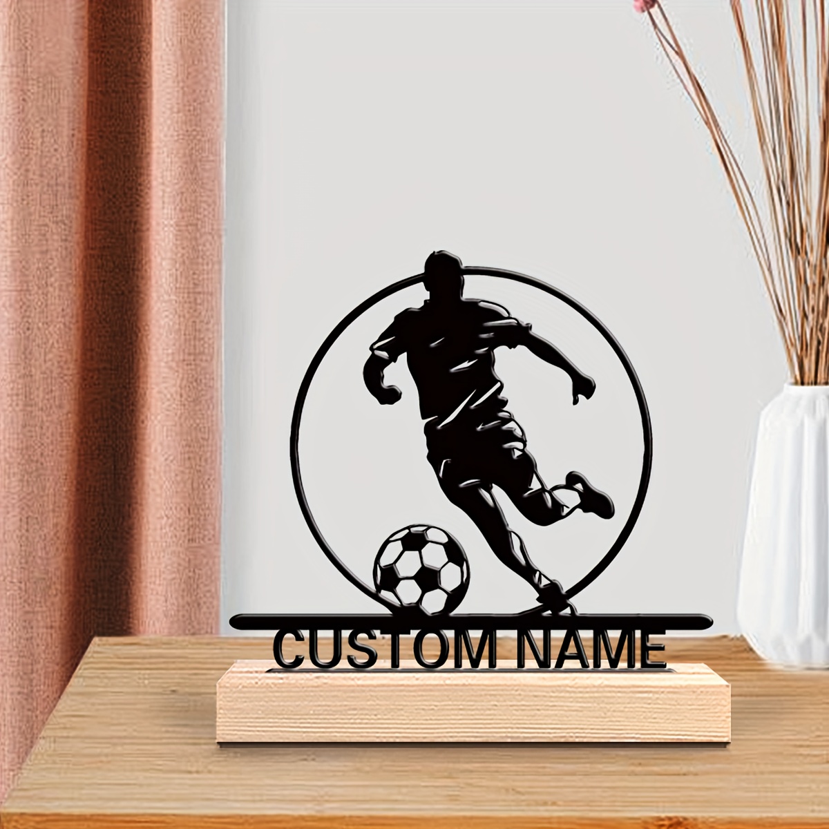 Metalowa statuetka piłkarza z  – Home Office Setup recenzja i cena