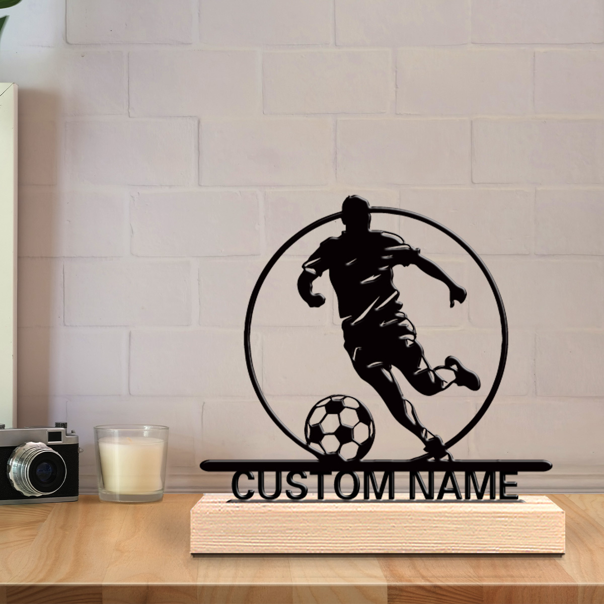 Metalowa statuetka piłkarza z  – Home Office Setup recenzja i cena